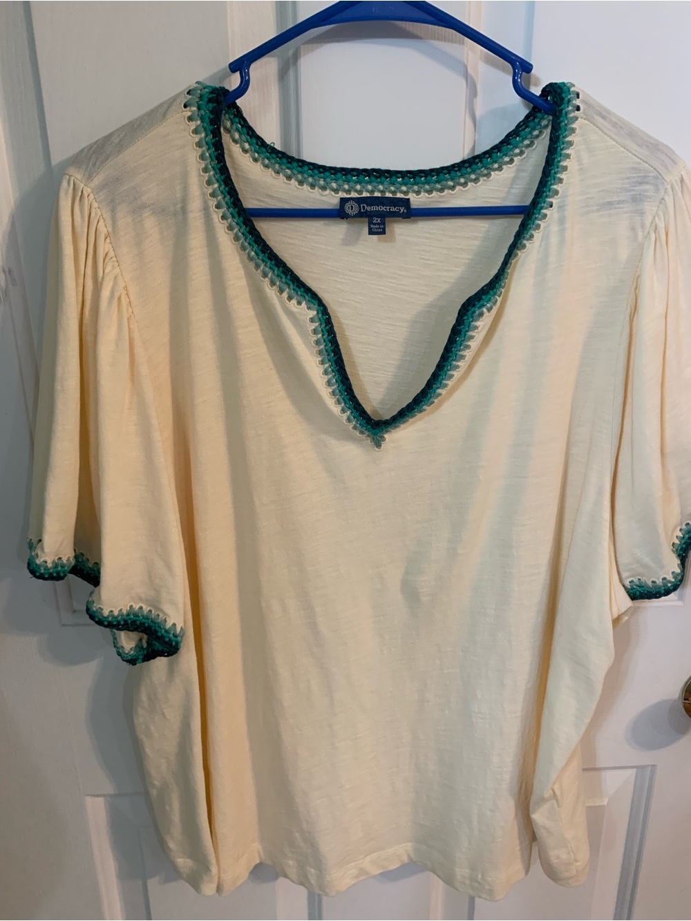 Democracy Cream Short Sleeve V-Neck Top with Green Trim